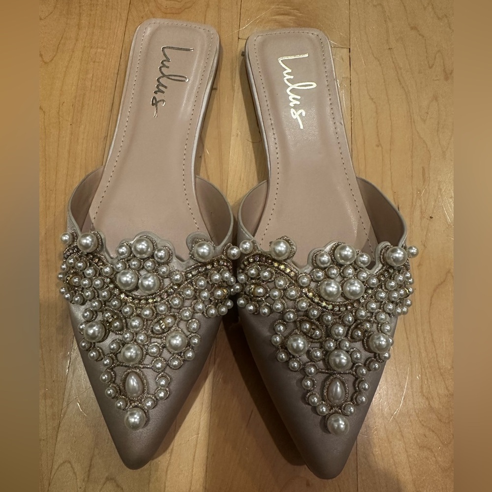✨ Lulus FLORA Ivory Embellished Mules – Size 10 ✨